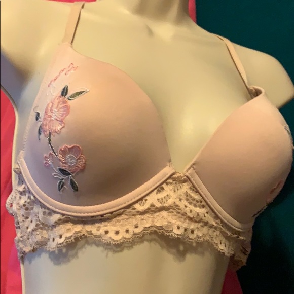 Pale Pink Lacy Danskin Bra - Picture 4 of 6